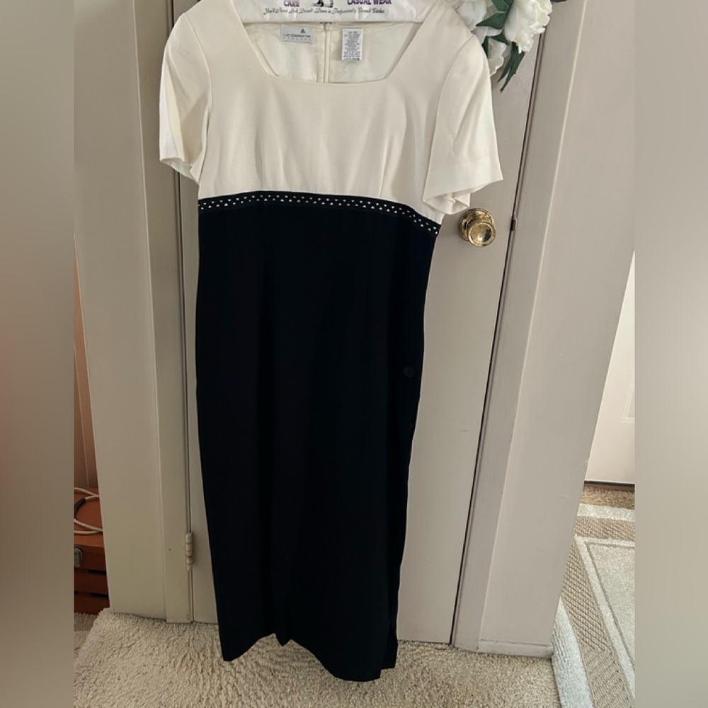 Liz Claiborne Elegant Black and White Dress Empire waist Size 10